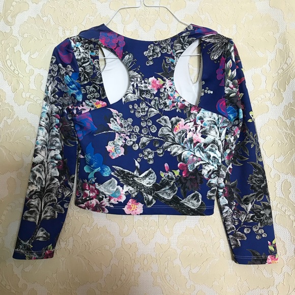 Tops Pretty Blue Floral Long Sleeve Top Poshmark